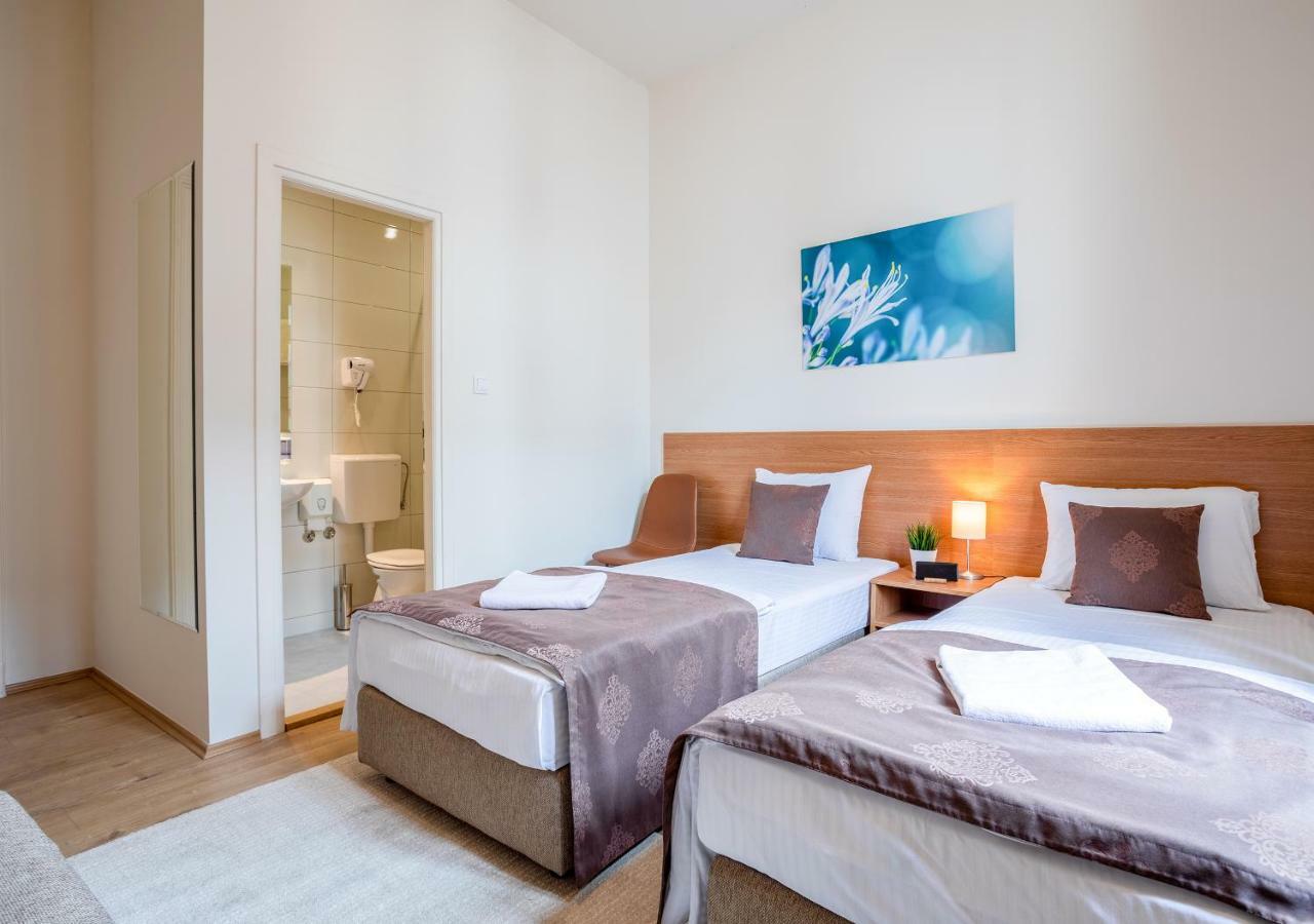 Booking En Suite Belgrade Exterior photo